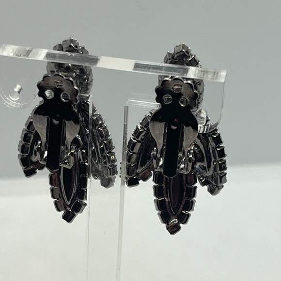 Stunning blue and clear rhinestone sparkly dangle clip on silver tone earrings - Picture 10 of 16